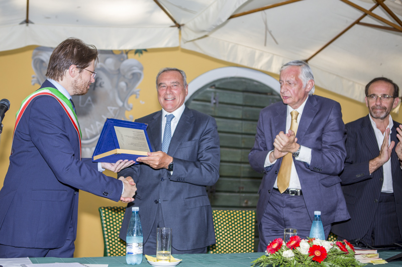 Il Presidente Grasso riceve il Premio Cultura Politica 