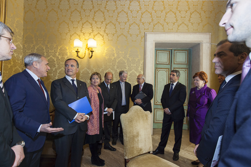 Il Presidente Grasso incontra i relatori del workshop nello studio adiacente la Sala Zuccari.