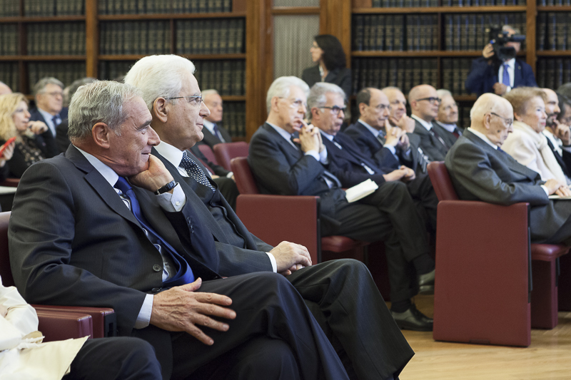 Il Presidente Grasso e il Presidente Mattarella seguono i lavori del convegno.