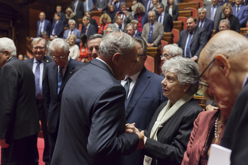 Il Presidente Grasso saluta la Signora Franca Ciampi al termine della cerimonia.