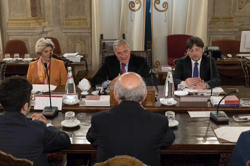 Incontro tra il Presidente Grasso e una delegazione del Parlamento dei giovani della Puglia.
