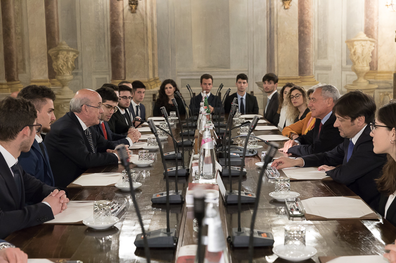 Incontro tra il Presidente Grasso e una delegazione del Parlamento dei giovani della Puglia.