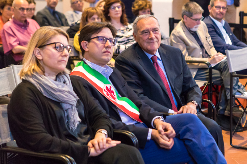 Il Presidente Grasso accanto al Sindaco di Firenze durante la cerimonia di chiusura