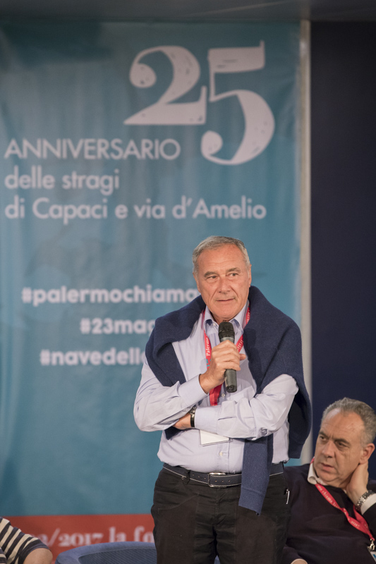 Il Presidente Grasso partecipa al dibattito 