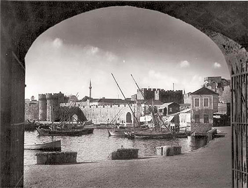Rodi. Il porto del Commercio visto da Porta San Paolo, 1936