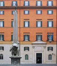 La facciata di Palazzo alla Minerva dove si trova la Biblioteca del Senato