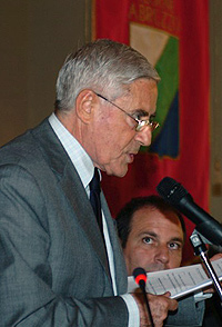 Il Presidente Marini durante il suo intervento al Consiglio Regionale dell'Abruzzo