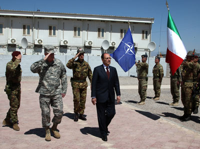 Il Presidente Schifani passa in rassegna i reparti schierati ad Herat